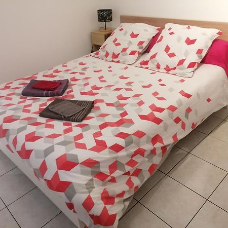 לה מאנש Le Petit Chalet -Appartement Proche De La Vieille Ville , Du Centre Ville Et Du Tram- Petit Dejeuner Offert מראה חיצוני תמונה